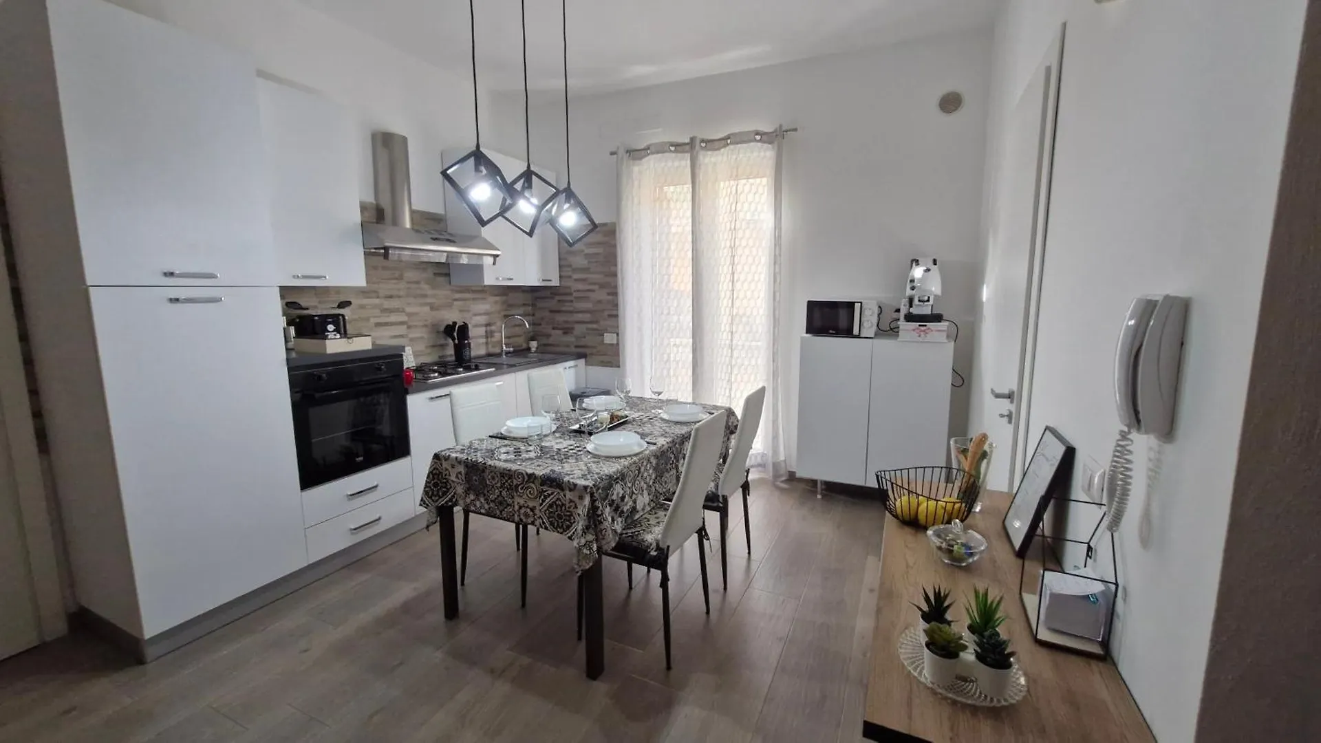 Casa Vacanze Sul Corso Giarre 0*,  Italy